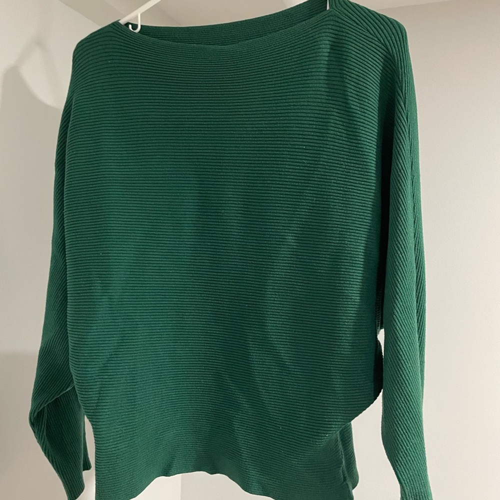 Vibrant Green Crew Neck Sweater with Textured Knit